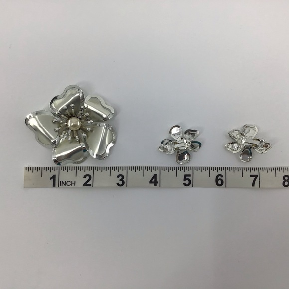 Vintage Flower Brooch and Clip-On Earring Set - Picture 16 of 16